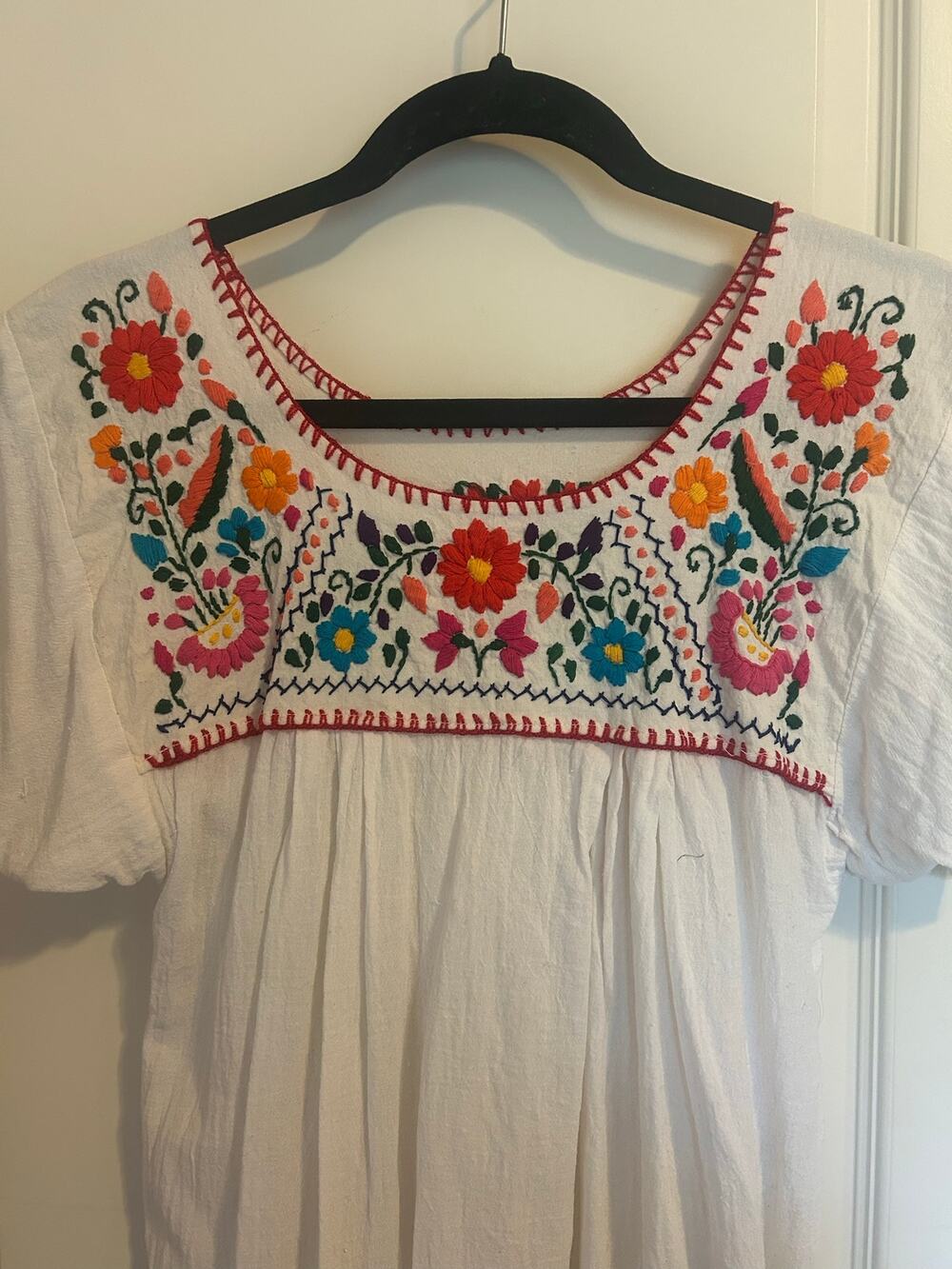 Embroidered Mexican Style Floral Blouse Boho Colorful White Top